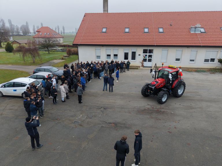 biotehniska-sola-rakican, traktor