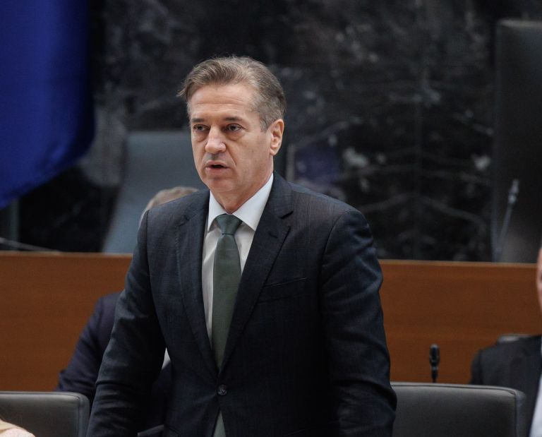 SKLOP1 PRVA roberz golob dz Nebojsa Tejic STA.jpg