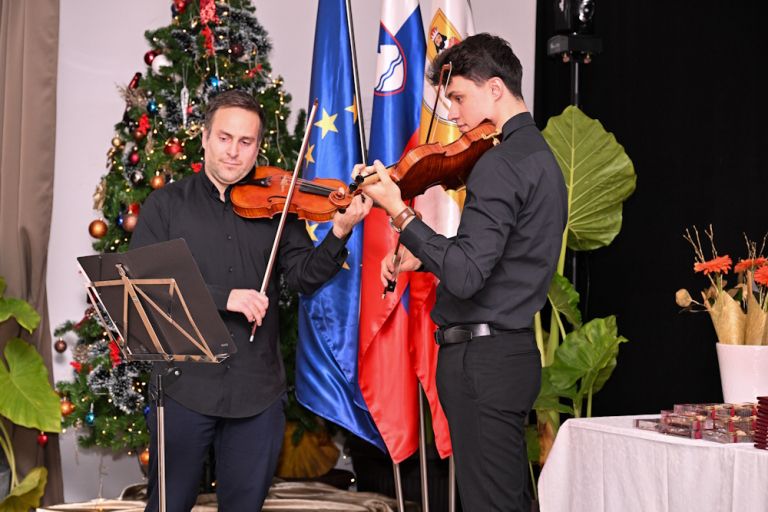 fos-nm, podelitev-diplom-in-priznanj