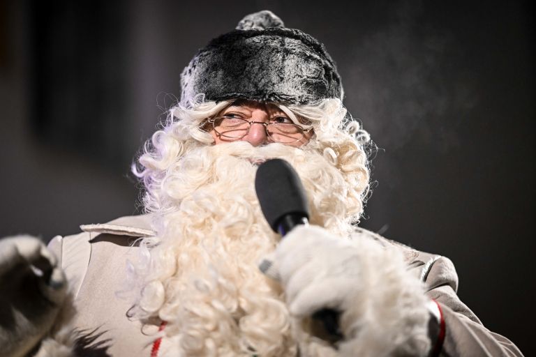 dedek-mraz, bozicni-program, stojnice