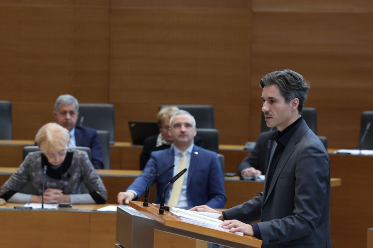 luka mesec, janez cigler kralj.jpg