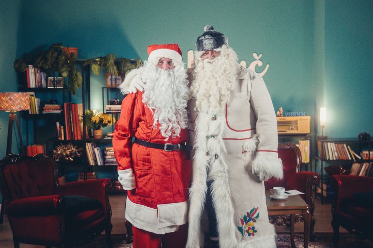 dedek-mraz, božiček, kavč, podkast, žilavec-jani, anton-omar