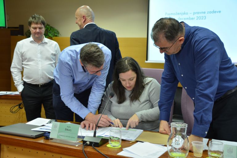 Posvet med premorom.JPG