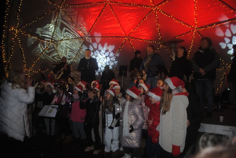 koncert, trg-kulture, sams-fever, donna, rhodes, morris-family