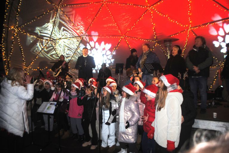 koncert, trg-kulture, sams-fever, donna-rhodes, morris-family