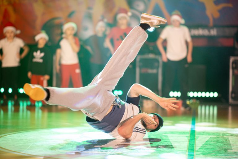 bozicna-zimska-produkcija-plesne-sole-zeko, zeko, plesna-produkcija, ples, plesni-klub-zeko