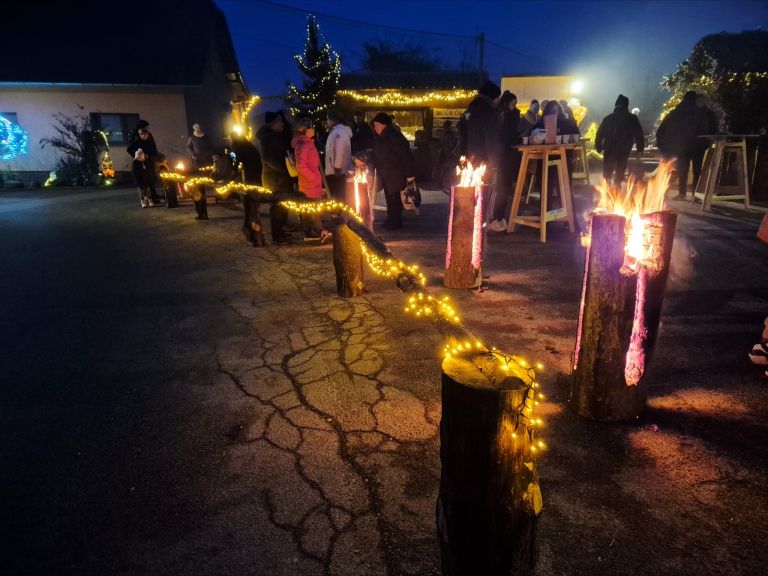 loncarovci, bozicna-vas, gin-bells