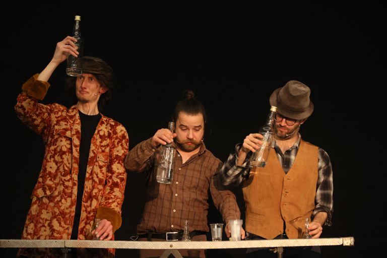 IMG_2441_ Dnevi komedije - ko je pravo žganje kot oderski rekviyit.jpg