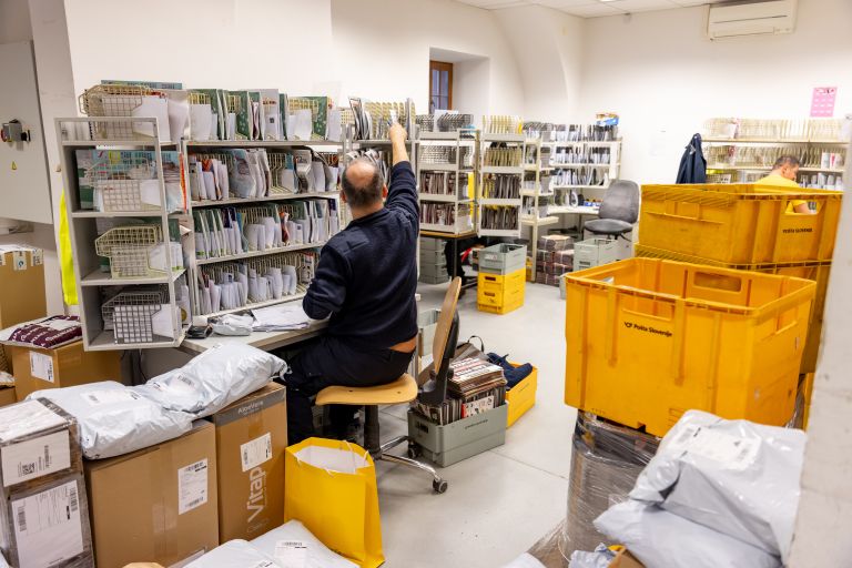 posta-vransko, posta-slovenija, postarji