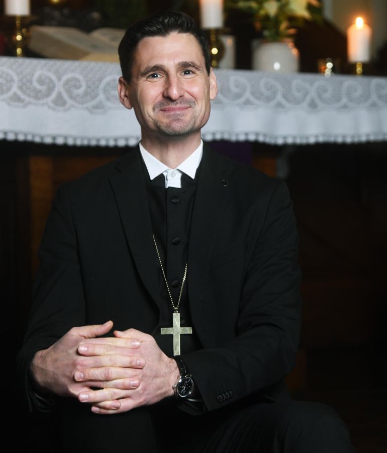 dr-aleksander-ernisa