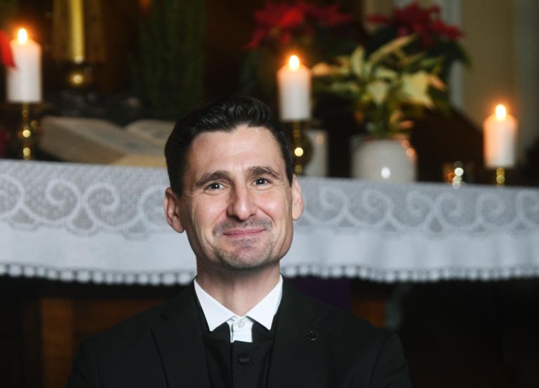 dr-aleksander-ernisa