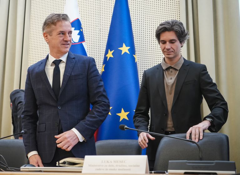 robert golob luka mesec.jpg