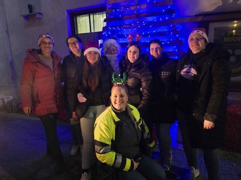 pgd-mirna, obisk-bozicka, nov-gasilski-dom