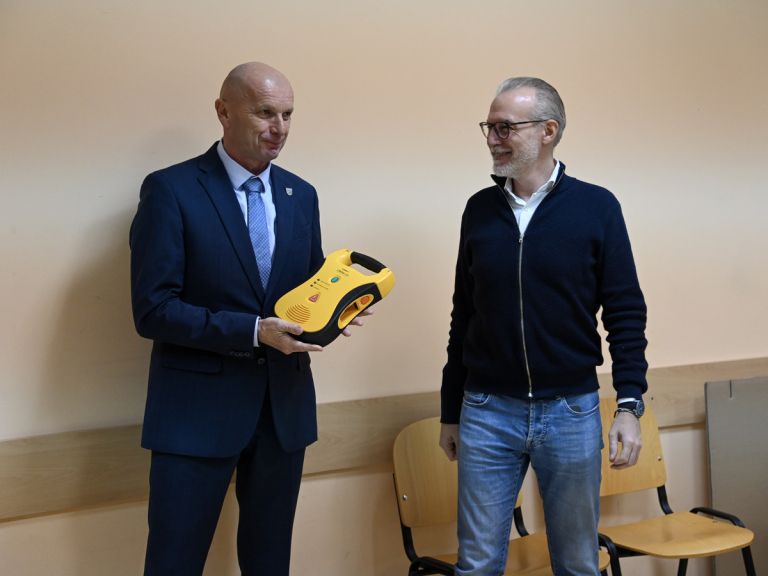 defibrilator, aed, gorica