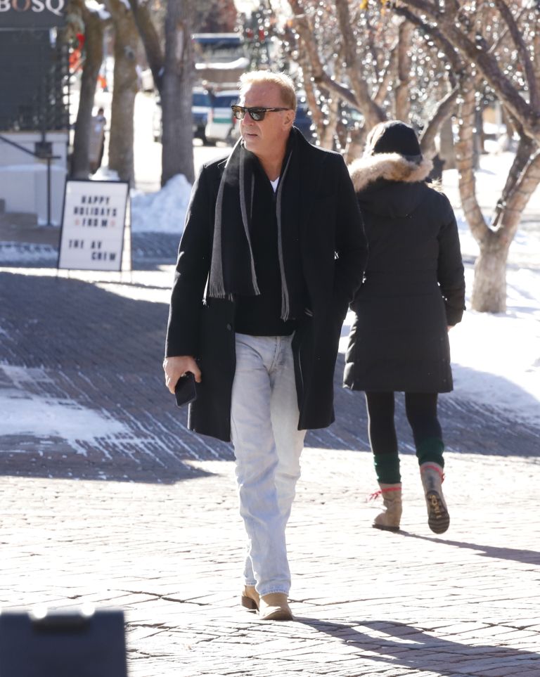 44 aspen - kevin costner.jpg