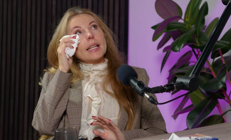 Hajdi Korošec Jazbinšek, solze.png