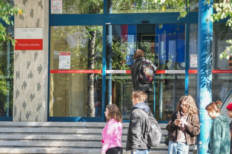 esejVEHOVAR_studenti ff Jure Klobcar.jpg