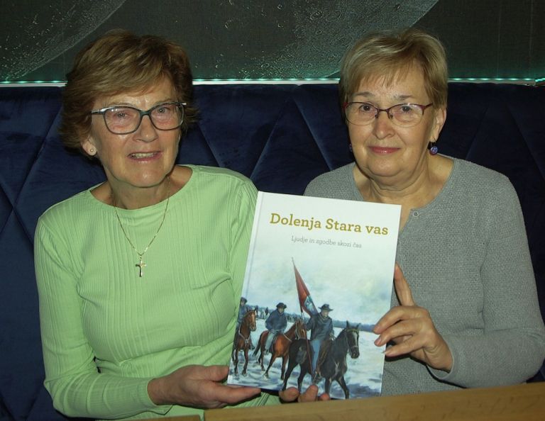 Milka Bučar in Ida Pucelj, urednici knjige Dolenja Stara vas
