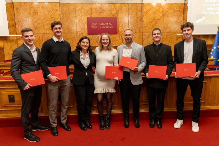 20251217_podelitev diplom_105014.jpg