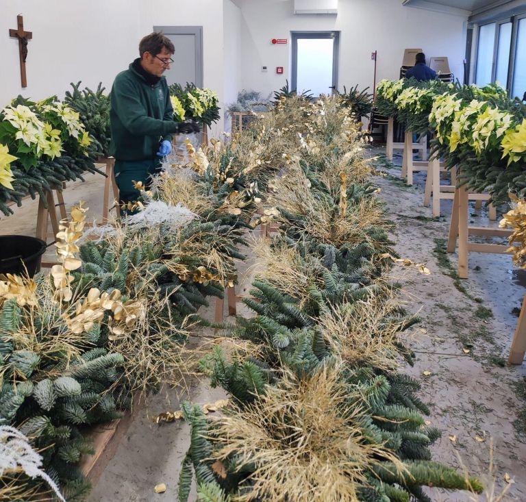 andreja-bartolj-bele, krasitev, bozic, vatikanska-bazilika