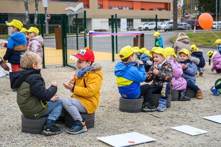 zagradec, otrosko-igrisce, zipline, tobogan