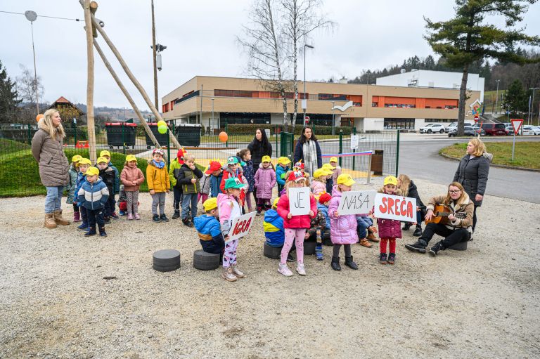 zagradec, otrosko-igrisce, zipline, tobogan