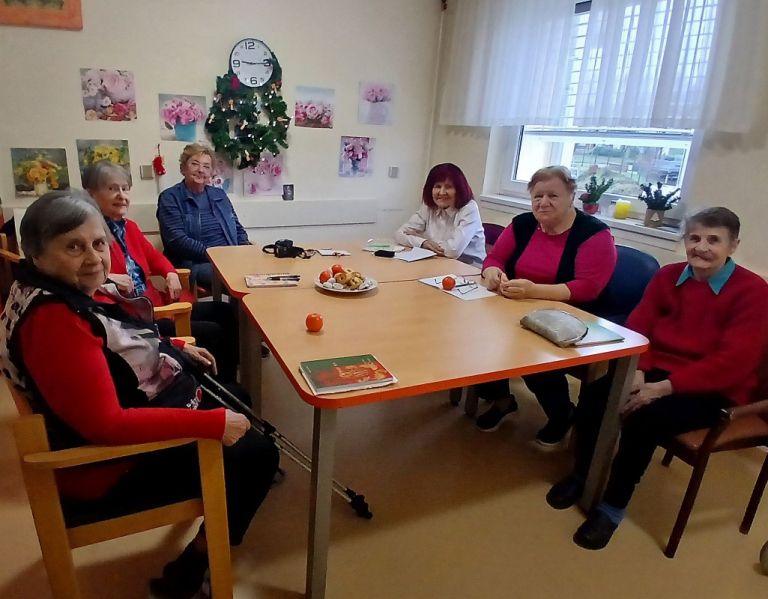 V večini domov za starejše so starostniki oddali soglasje za nov sistem dolgotrajne oskrbe. Na sliki stanovalci DSO Novo mesto.