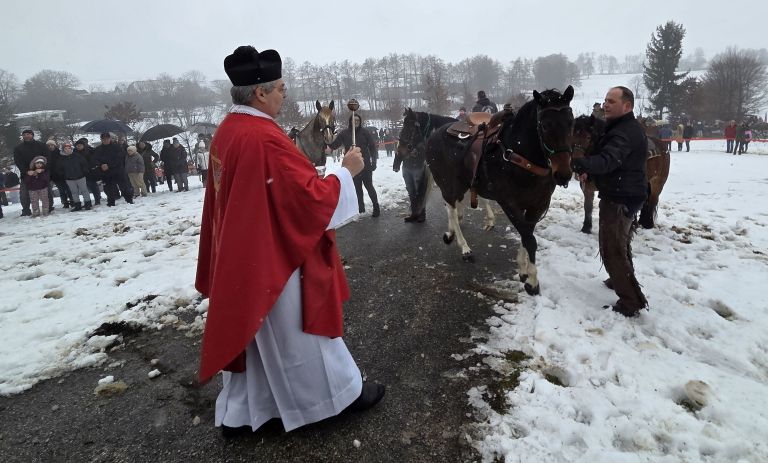 dolenja-stara-vas, blagoslov-konj-2025