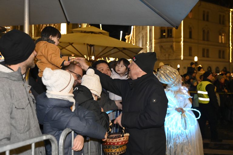 harmonikarji dedek mraz presernov trg.jpg