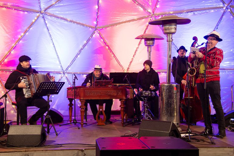 prasnati, koncert, drsalisce, trg-kulture, praznicni-december