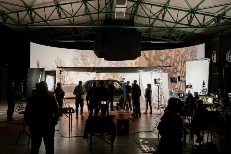 Na snemanju nove miniserije Trezor je padla prva klapa – zgodba o ropu in malem človeku prihaja na TV Slovenija jeseni 2026.