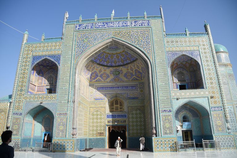 Alijeva grobnica v Mazar-e-Sharifu.JPG