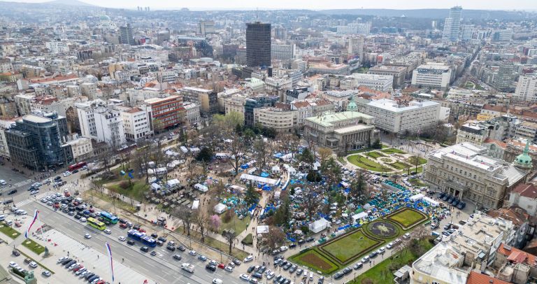 caciland vucic srbija parlament.jpg