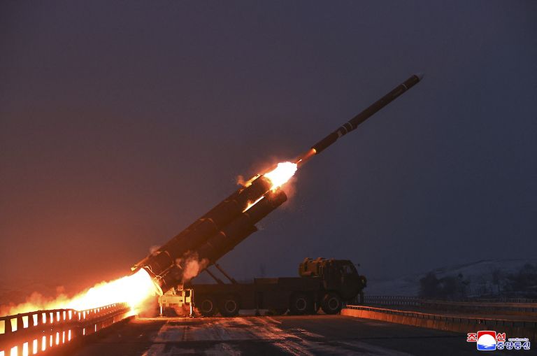 severna koreja raketa.jpg