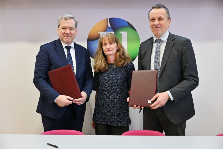 Podpis pogodbe o sofinanciranju Centra za tehnologije genske in celične terapije.JPG