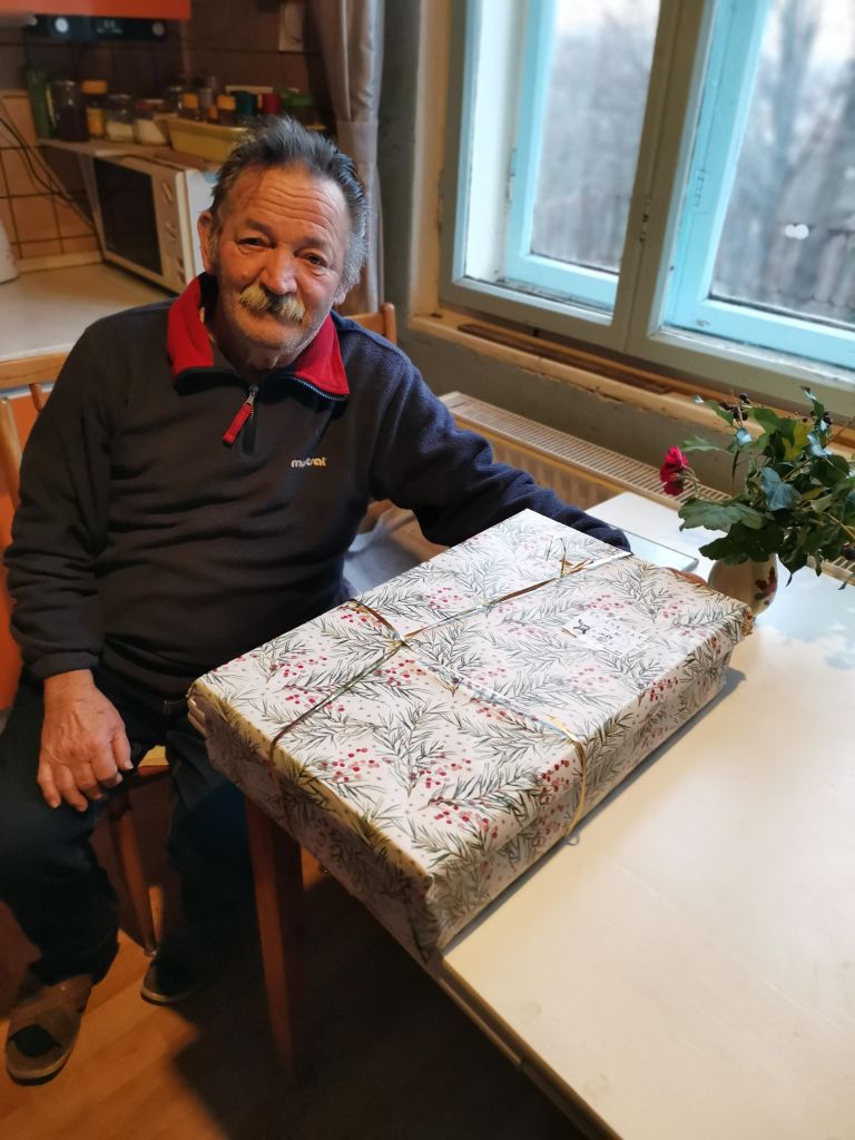 Obdarovanje starejših.jpg