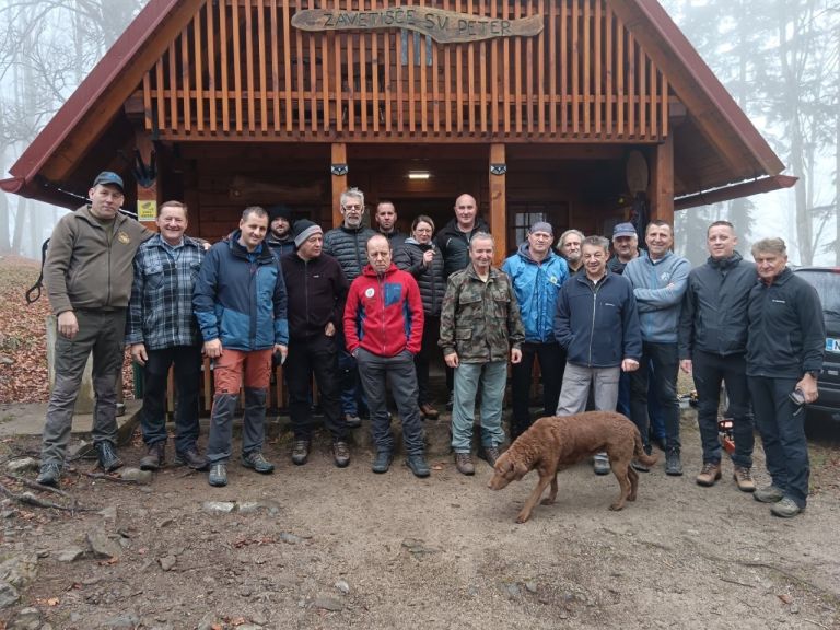 planinska-skupina-dvor