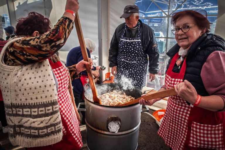 kuhanje ocvirkov, Srbija