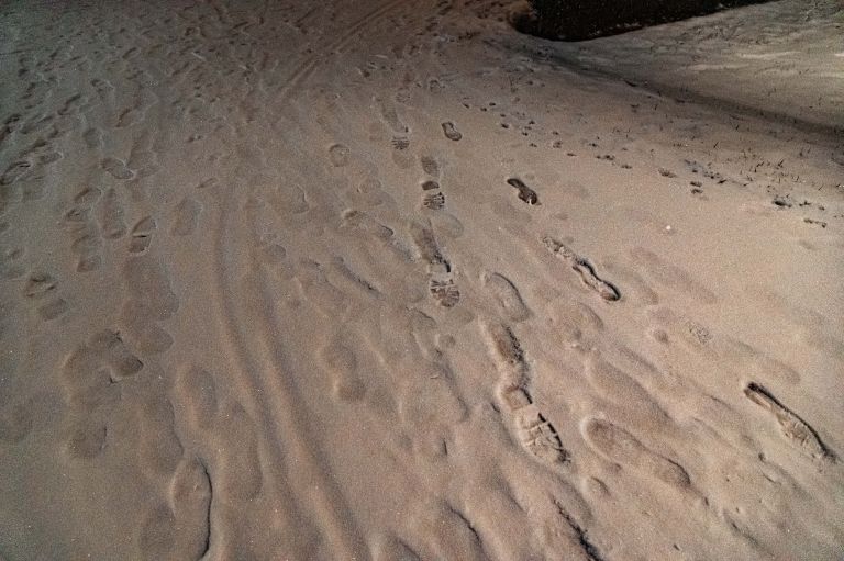 simbolična, sneg, zima, sneženje, stopinje, stopaji, odtisi, hoja