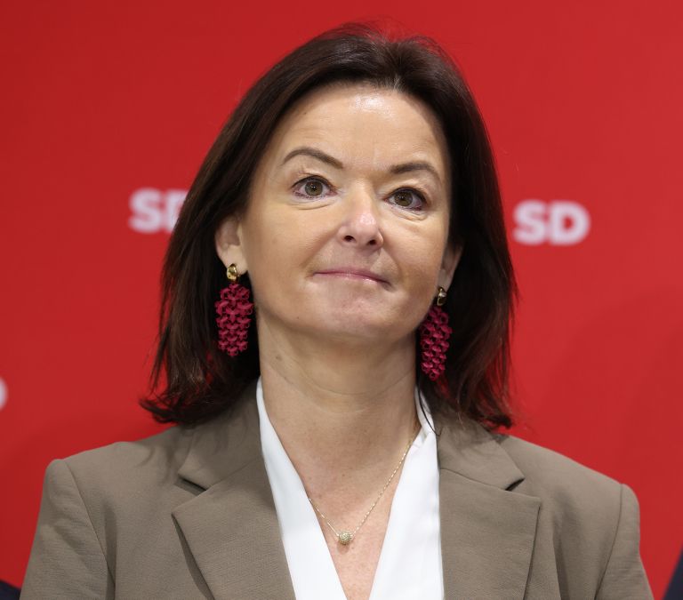 015 tanja fajon-rb.jpg