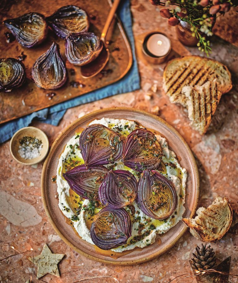 pečena rdeča čebula.jpg