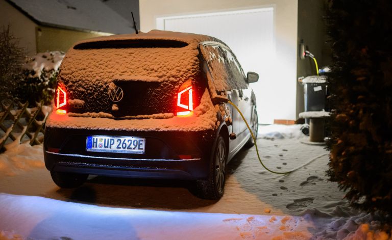 električni avto, polnjenje, zima
