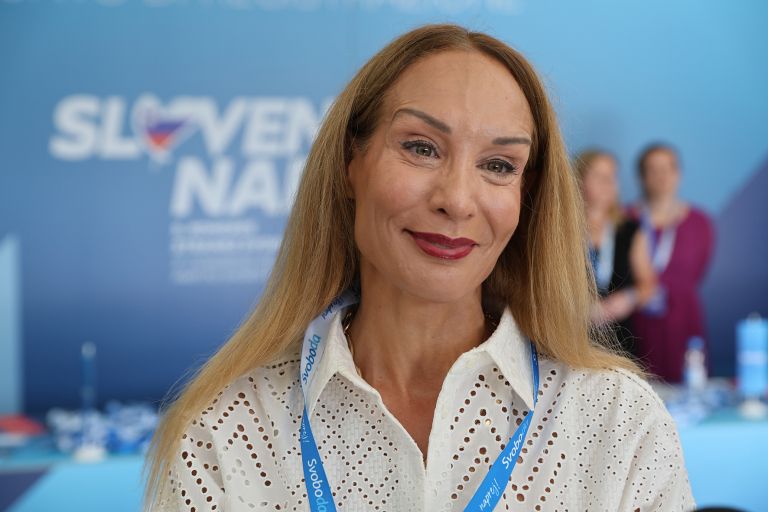 049 meira hot-pl.jpg