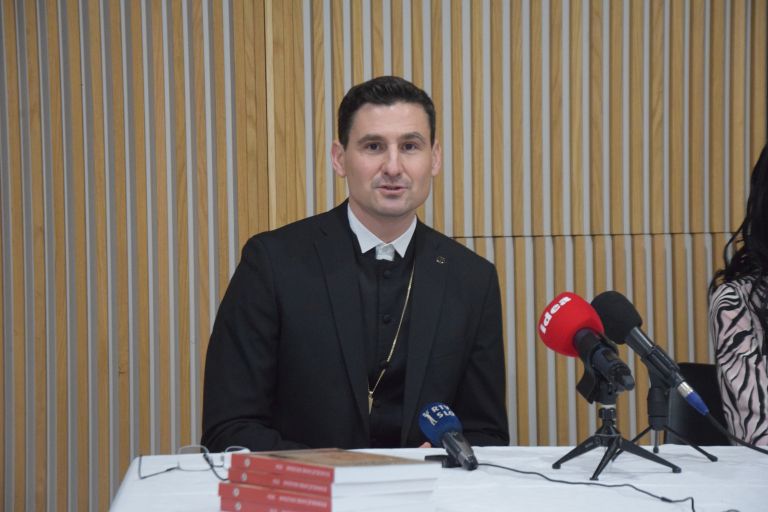 evangelicanski-koledar-2025, aleksander-ernisa, klaudija-sedar, franc-obal