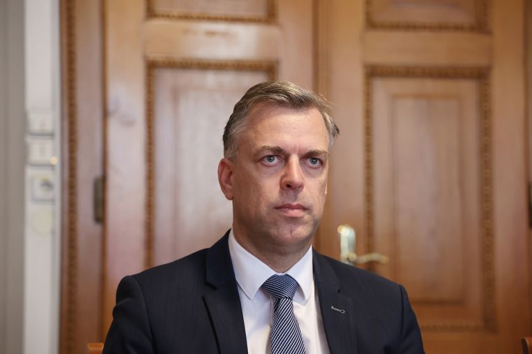 060 gregor macedoni-RB.jpg