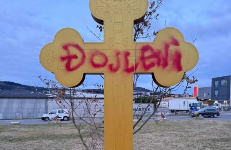 pravoslavni kriz.jpg