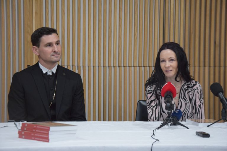 evangelicanski-koledar-2025, aleksander-ernisa, klaudija-sedar, franc-obal