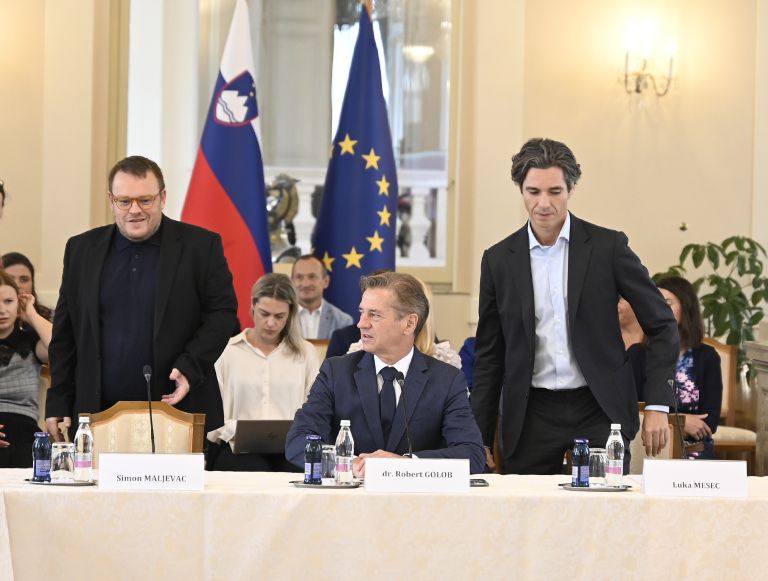 maljevac golob mesec-SR.jpg