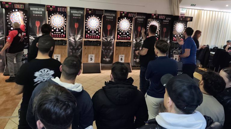 elektronski-pikado, friends-team, sveti-jurij, novoletni-turnir