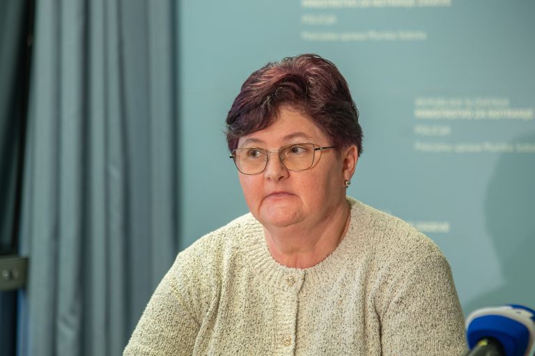 napad-zdravstvena-šola-2026, novinarska-konferenca, zlatka-lebar, ravnateljica